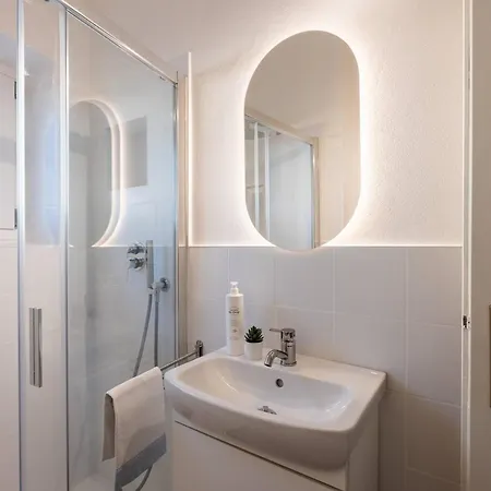 Terrace Over - By Myhomeincomo * Torno